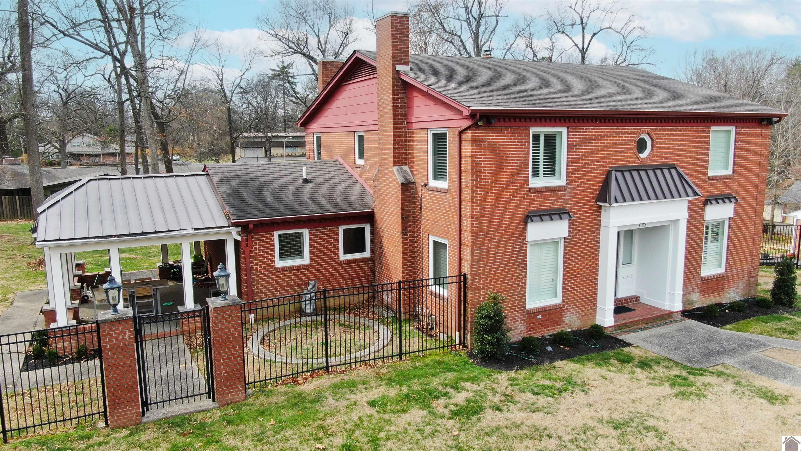 Woodland Dr, Paducah, KY 42001
