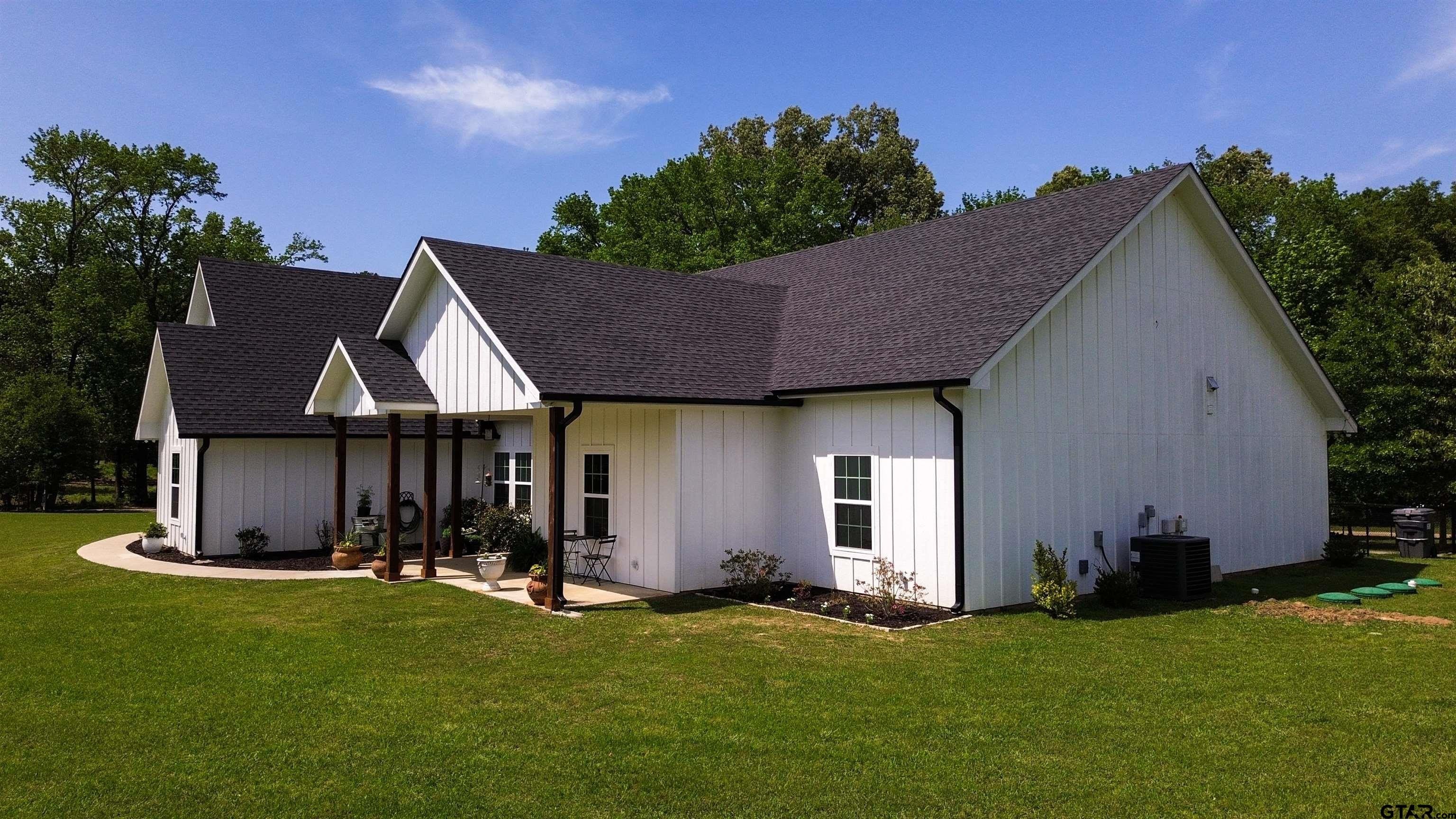 Pittsburg, Texas, 75686, United States, 4 Bedrooms Bedrooms, ,3 BathroomsBathrooms,Residential,For Sale,1943296