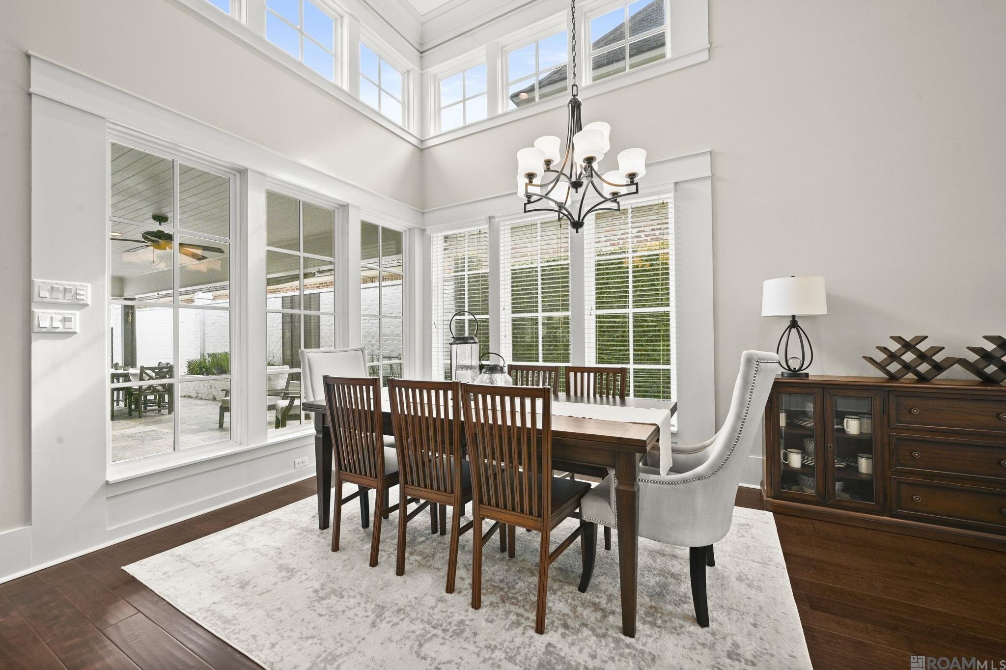 Baton Rouge, Louisiana, 70810, United States, 4 Bedrooms Bedrooms, ,4 BathroomsBathrooms,Residential,For Sale,2005537