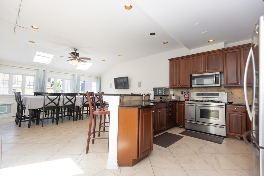 Cape May, New Jersey, 08204, United States, 6 Bedrooms Bedrooms, ,6 BathroomsBathrooms,Residential,For Sale,2006097