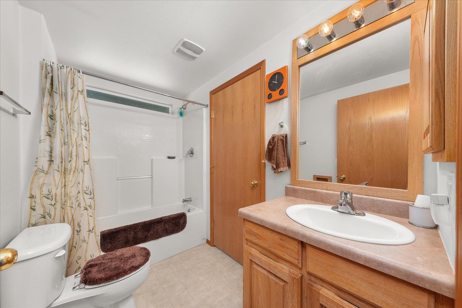 Chewelah, Washington, 99109, United States, 3 Bedrooms Bedrooms, ,2 BathroomsBathrooms,Residential,For Sale,1973712