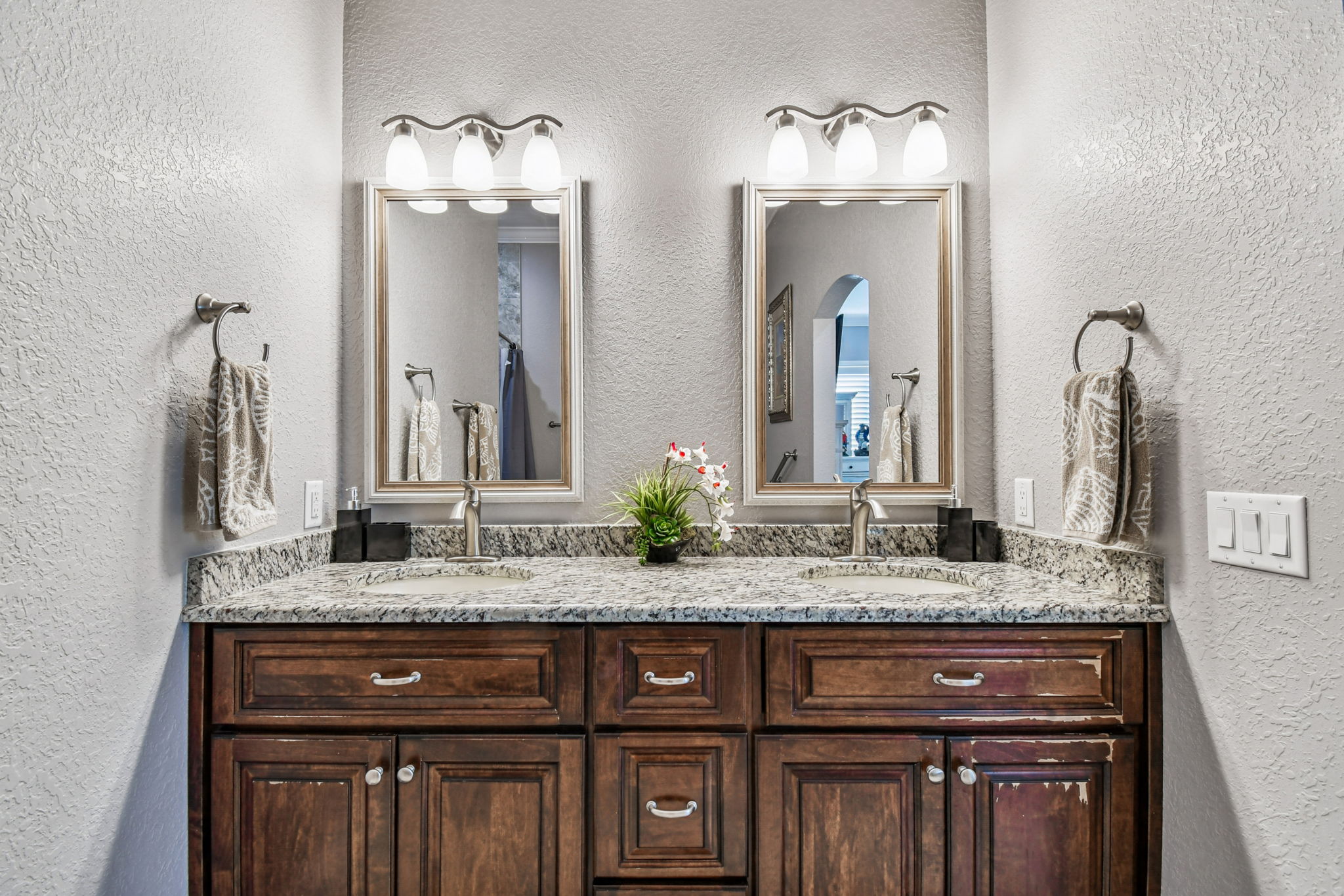 Madeira Beach, Florida, 33708, United States, 6 Bedrooms Bedrooms, ,6 BathroomsBathrooms,Residential,For Sale,1975666