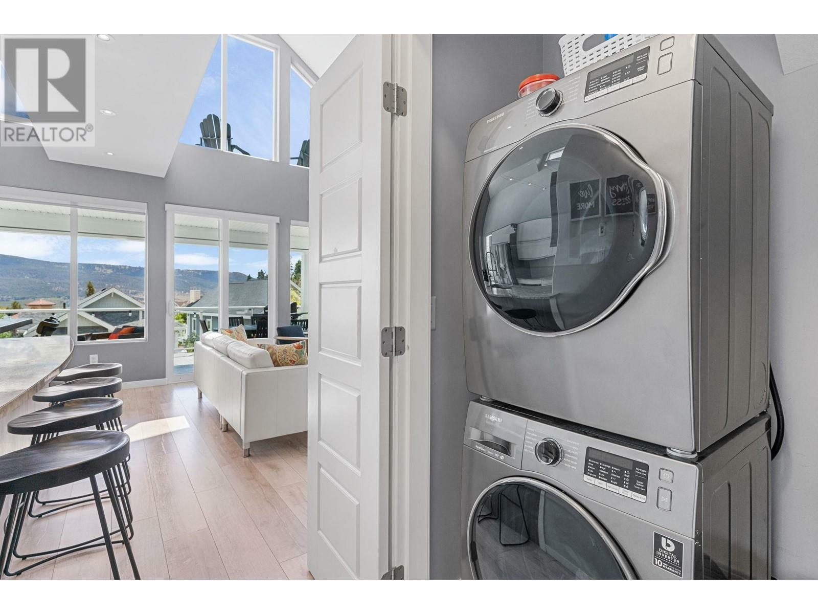 KELOWNA, British Columbia, V1Z 3R8, CA, 3 Bedrooms Bedrooms, ,2 BathroomsBathrooms,Residential,For Sale,1836675