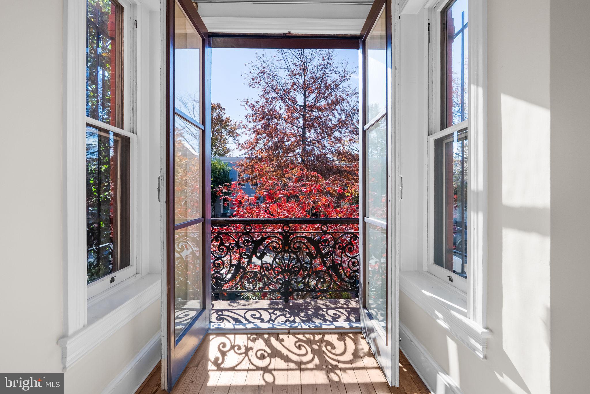 Washington, District of Columbia, 20003, United States, ,Residential,For Sale,1990462
