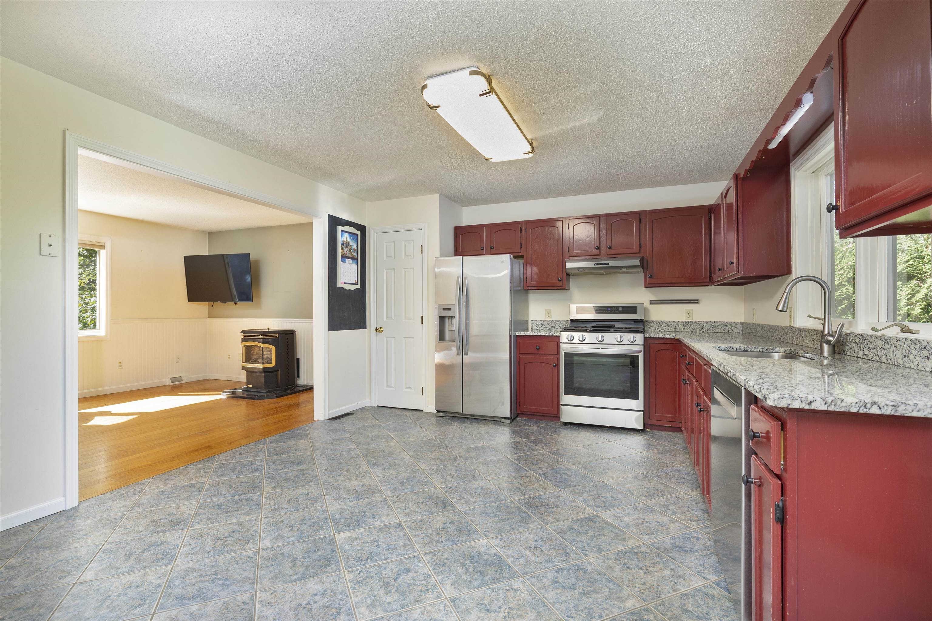 Lebanon, New Hampshire, 03755, United States, 3 Bedrooms Bedrooms, ,2 BathroomsBathrooms,Residential,For Sale,1962612