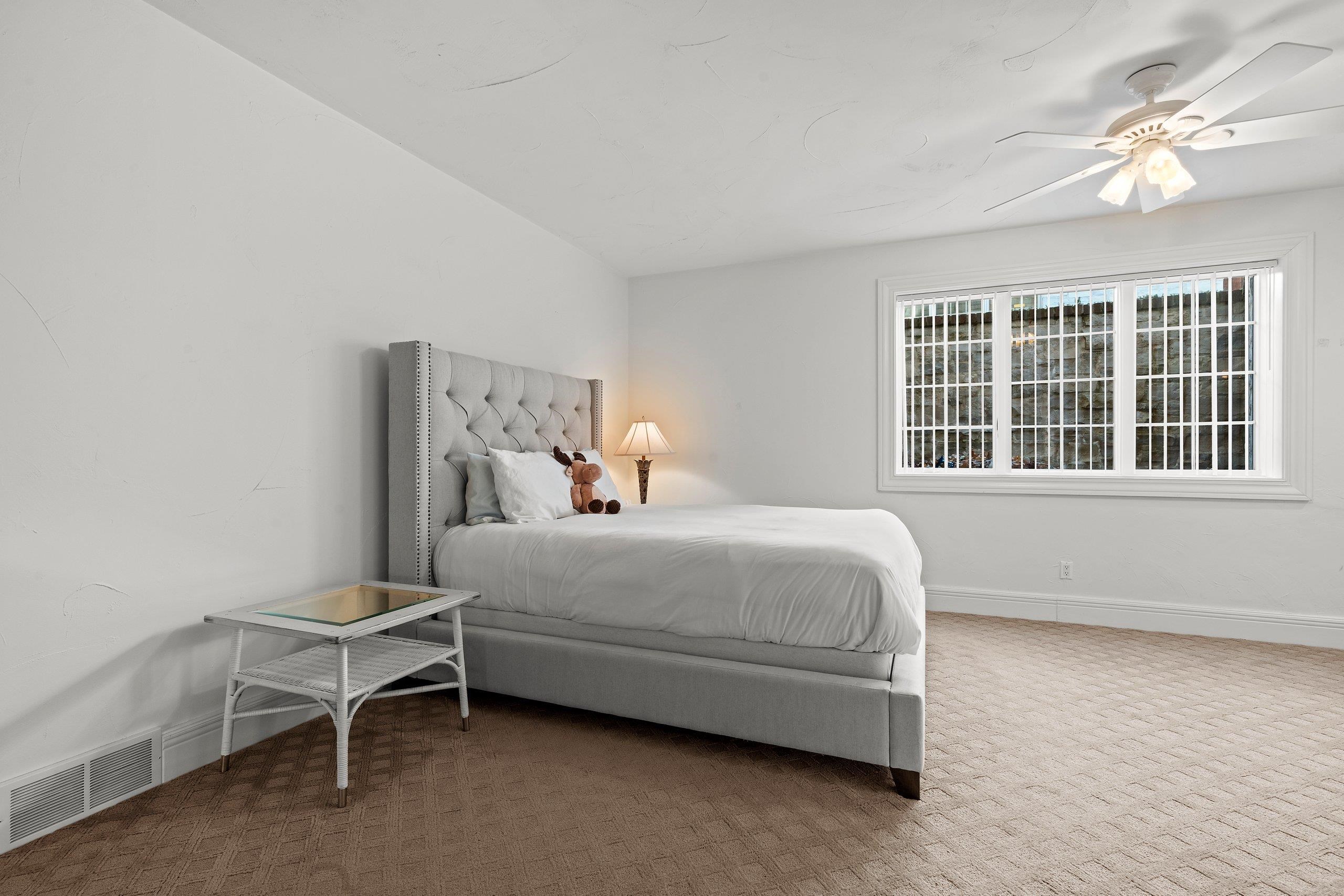 MENASHA, Wisconsin, 54952, United States, 6 Bedrooms Bedrooms, ,5 BathroomsBathrooms,Residential,For Sale,1994548