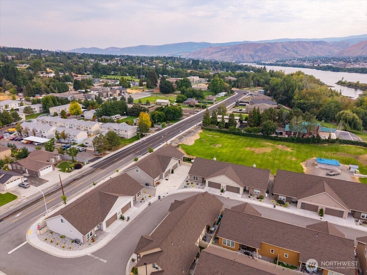 East Wenatchee, Washington, 98802, United States, 2 Bedrooms Bedrooms, ,2 BathroomsBathrooms,Residential,For Sale,1942009