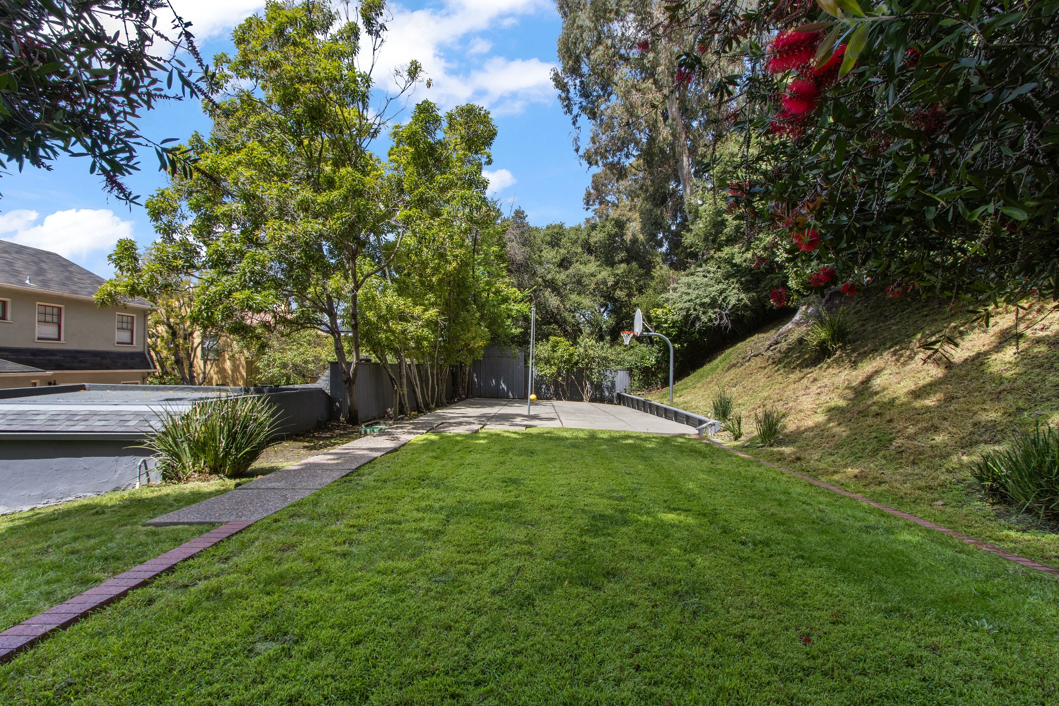  Classic Character Meets Modern Comfort in Crocker Highlands - 物件實景