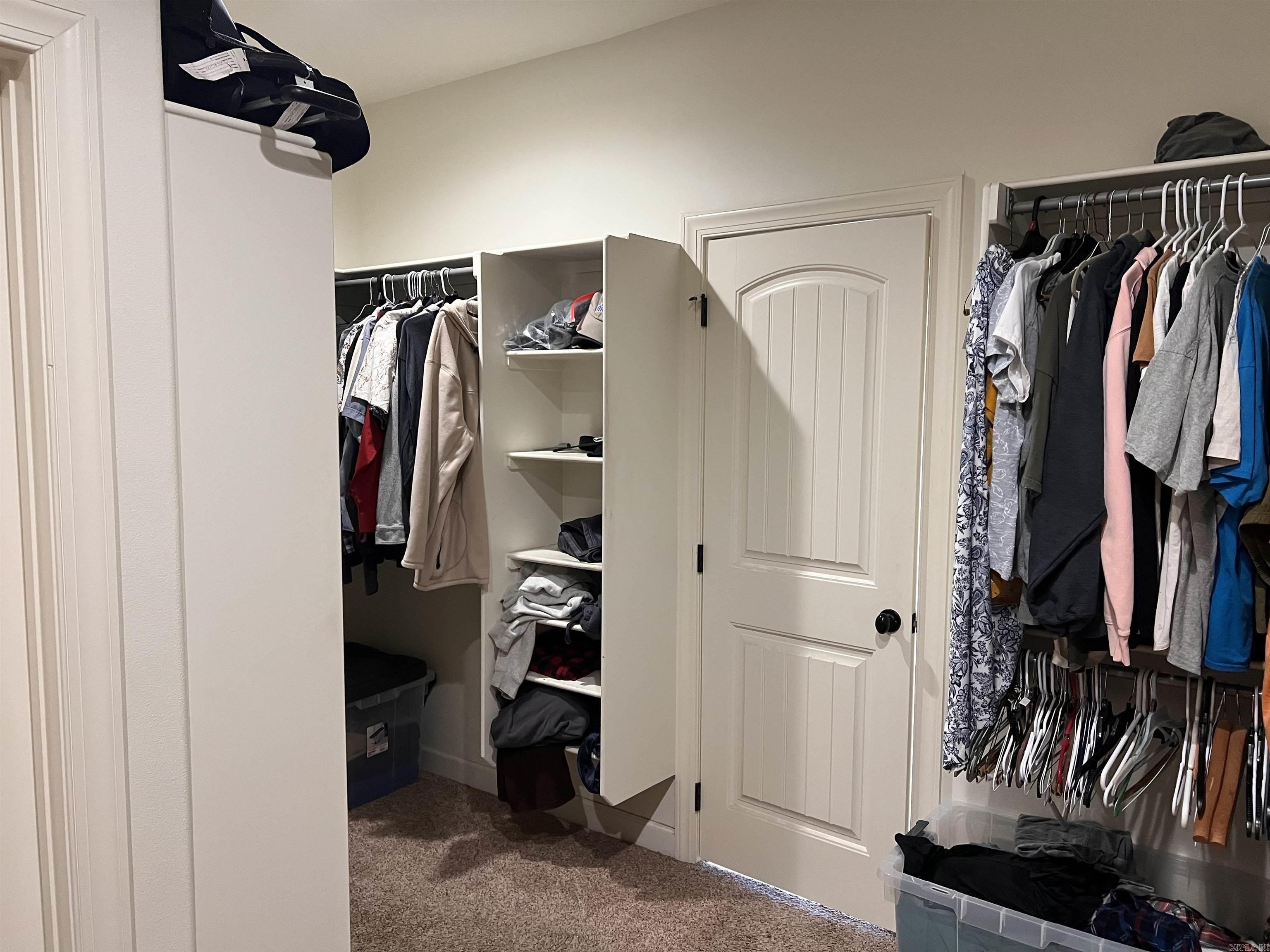 Hot Springs, Arkansas, 71913, United States, 3 Bedrooms Bedrooms, ,3 BathroomsBathrooms,Residential,For Sale,1976234