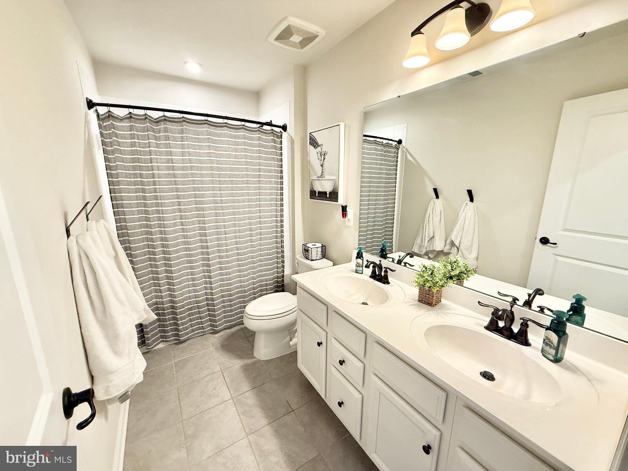 Stafford, Virginia, 22554, United States, 5 Bedrooms Bedrooms, ,4 BathroomsBathrooms,Residential,For Sale,2009953