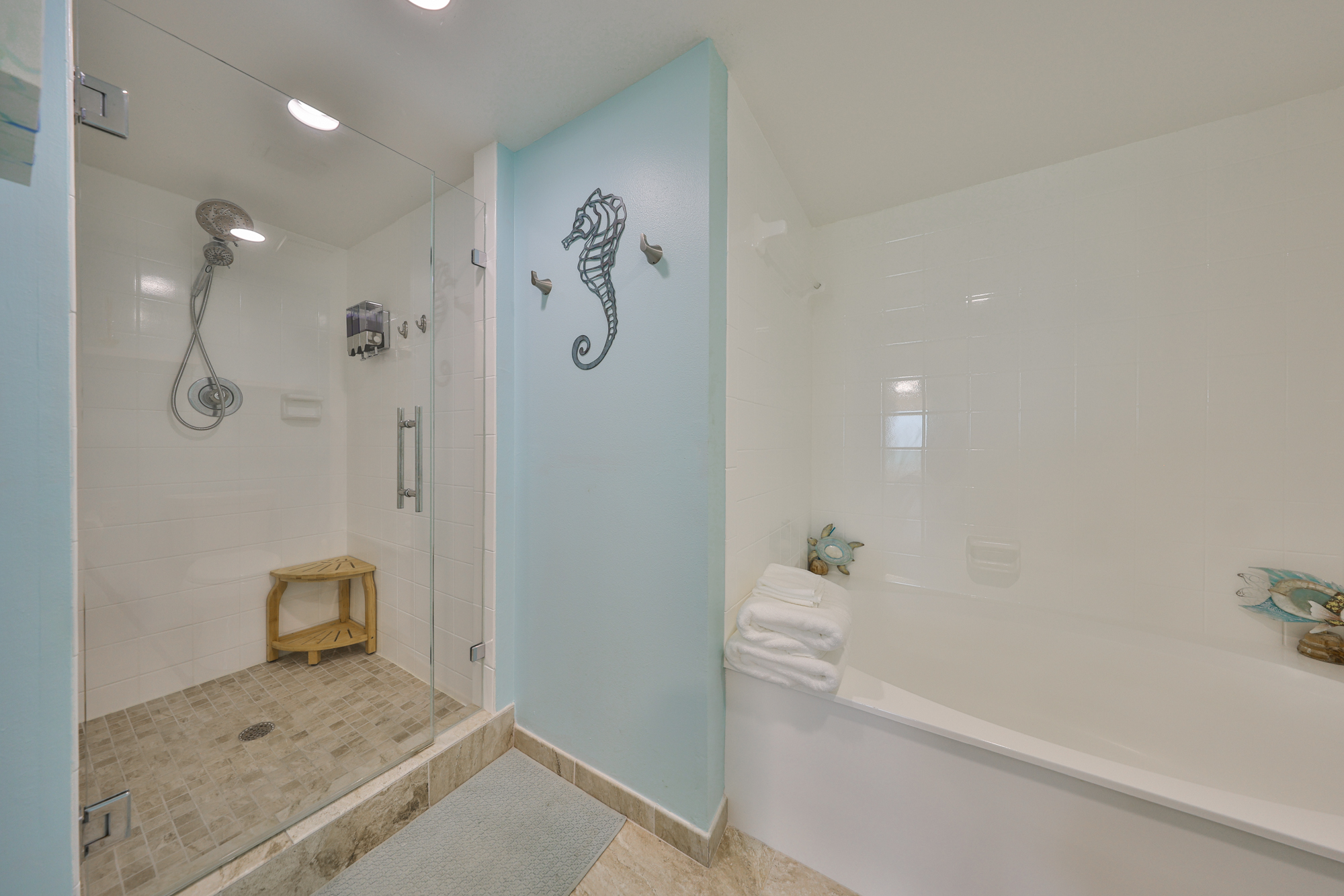 Clearwater Beach, Florida, 33767, United States, 1 Bedroom Bedrooms, ,2 BathroomsBathrooms,Residential,For Sale,1977672