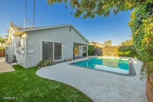 Van Nuys, California, 91405, United States, 3 Bedrooms Bedrooms, ,2 BathroomsBathrooms,Residential,For Sale,1939328