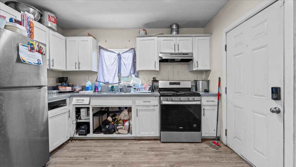 Compton, California, 90220, United States, 3 Bedrooms Bedrooms, ,2 BathroomsBathrooms,Residential,For Sale,1943002