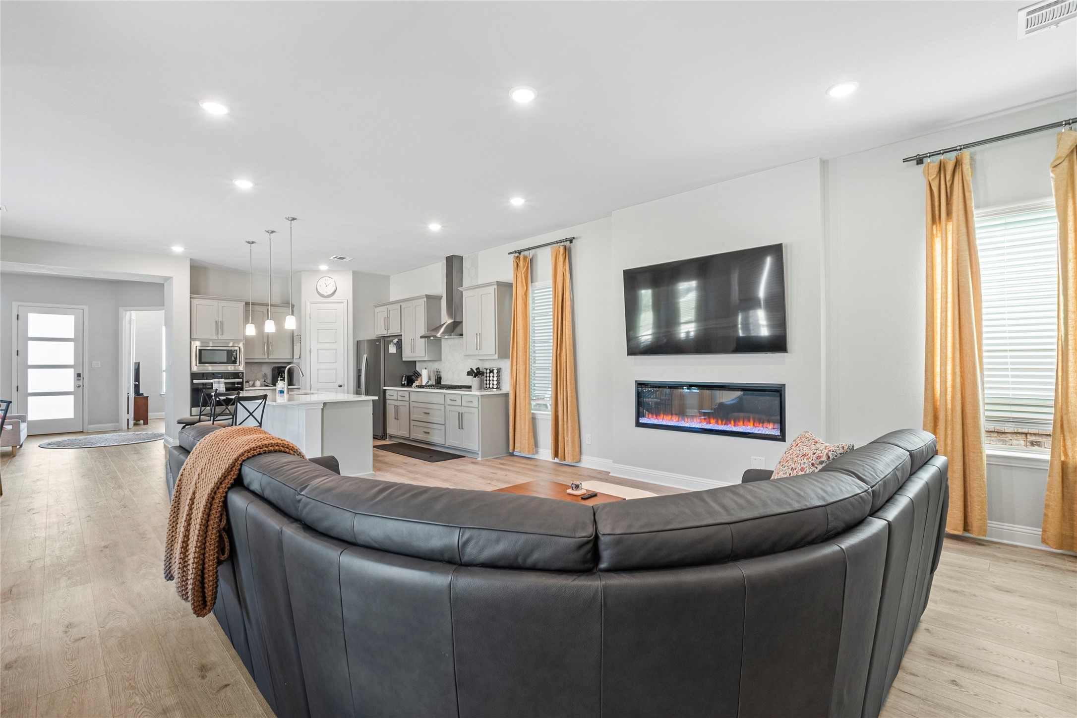 Rowlett, Texas, 75088, United States, 3 Bedrooms Bedrooms, ,3 BathroomsBathrooms,Residential,For Sale,1955209