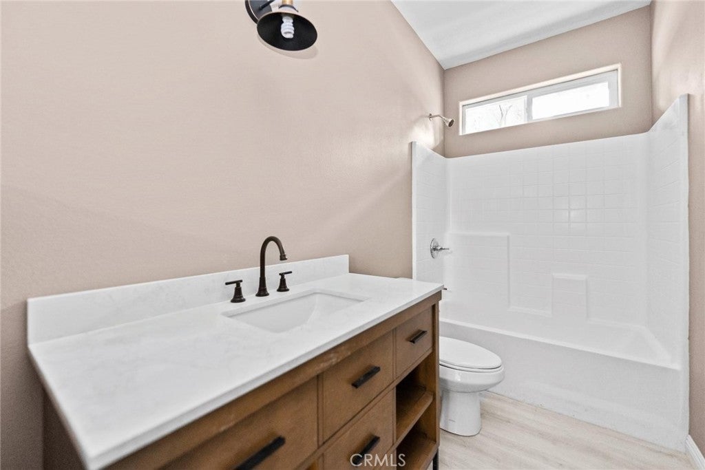 Victorville, California, 92392, United States, 4 Bedrooms Bedrooms, ,3 BathroomsBathrooms,Residential,For Sale,2036507