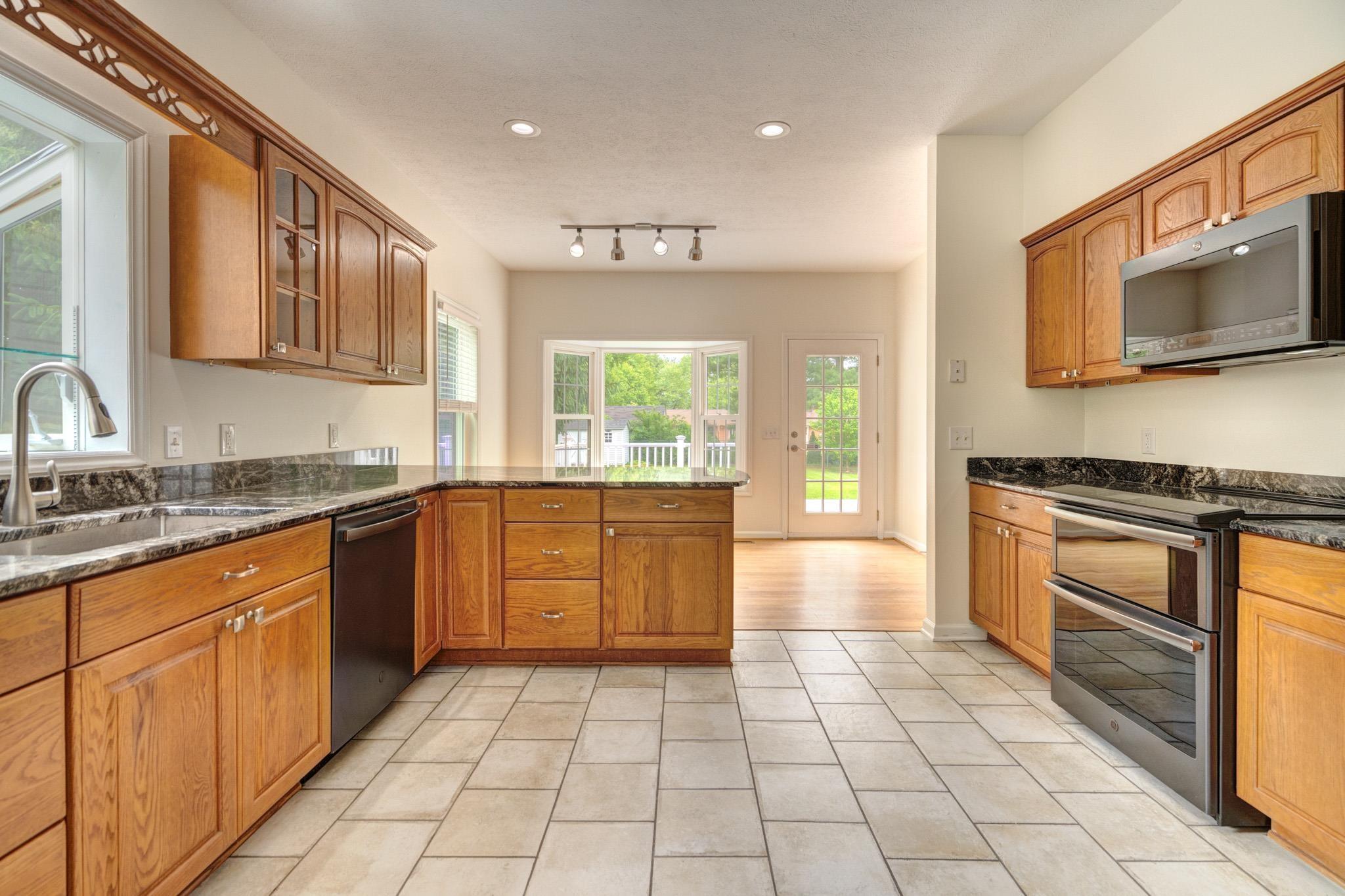 Blacksburg, Virginia, 24060, United States, 4 Bedrooms Bedrooms, ,3 BathroomsBathrooms,Residential,For Sale,1847433