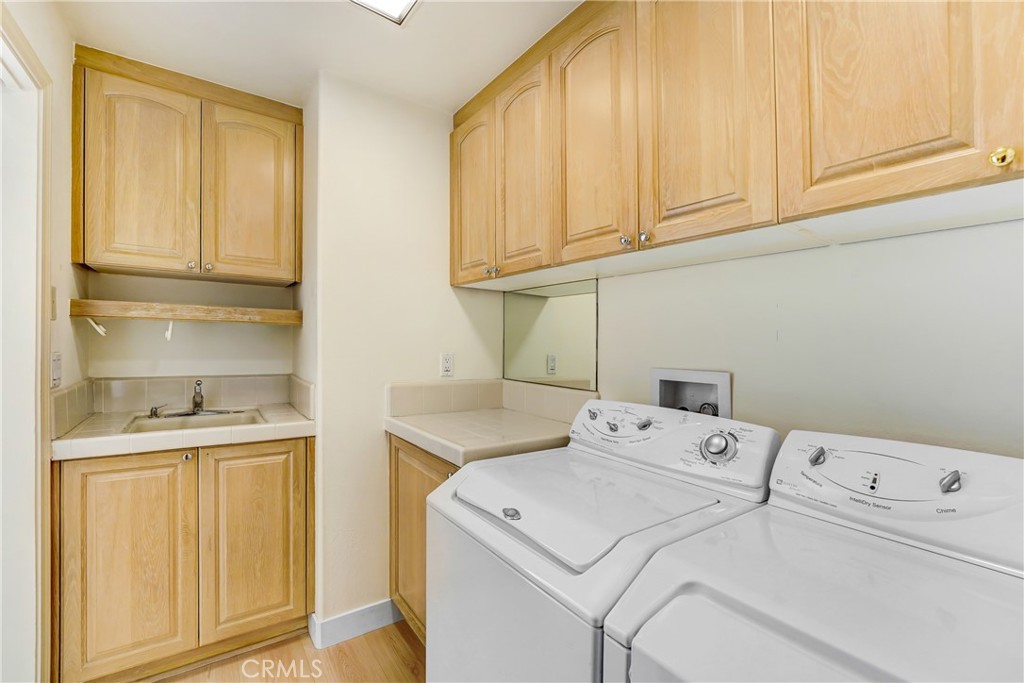 Calabasas, California, 91302, United States, 3 Bedrooms Bedrooms, ,3 BathroomsBathrooms,Residential,For Sale,1885380