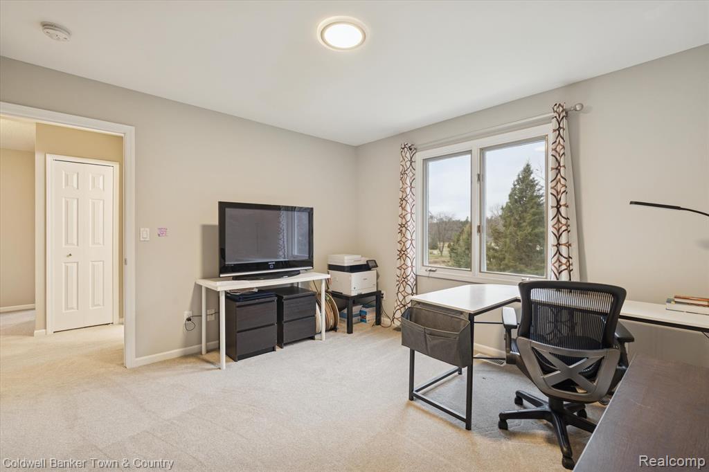 Highland, Michigan, 48357, United States, 4 Bedrooms Bedrooms, ,4 BathroomsBathrooms,Residential,For Sale,2003066