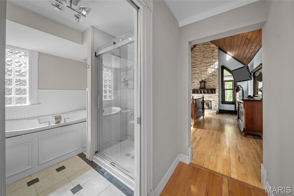 Kirkwood, Missouri, 63122, United States, 4 Bedrooms Bedrooms, ,4 BathroomsBathrooms,Residential,For Sale,1986224