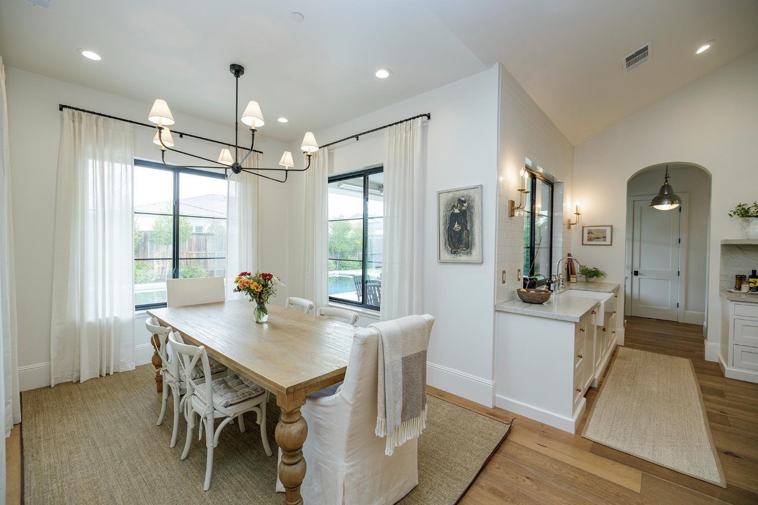 Turlock, California, 95382, United States, 5 Bedrooms Bedrooms, ,4 BathroomsBathrooms,Residential,For Sale,2002533