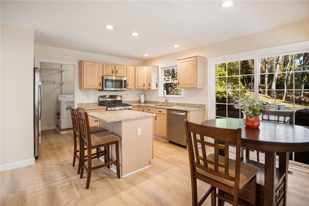 Franklin Park, Pennsylvania, 15090, United States, 4 Bedrooms Bedrooms, ,3 BathroomsBathrooms,Residential,For Sale,1987984