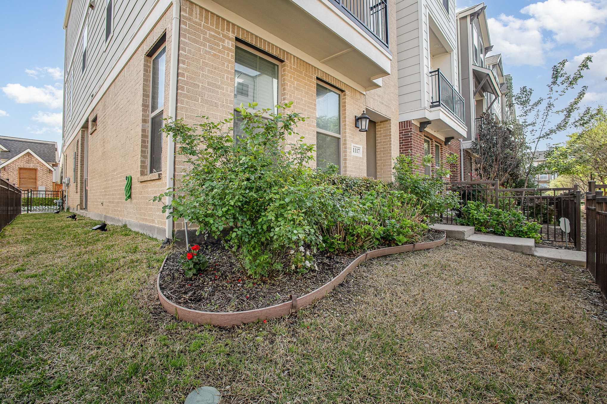 Dallas, Texas, 75212, United States, 3 Bedrooms Bedrooms, ,4 BathroomsBathrooms,Residential,For Sale,1760798