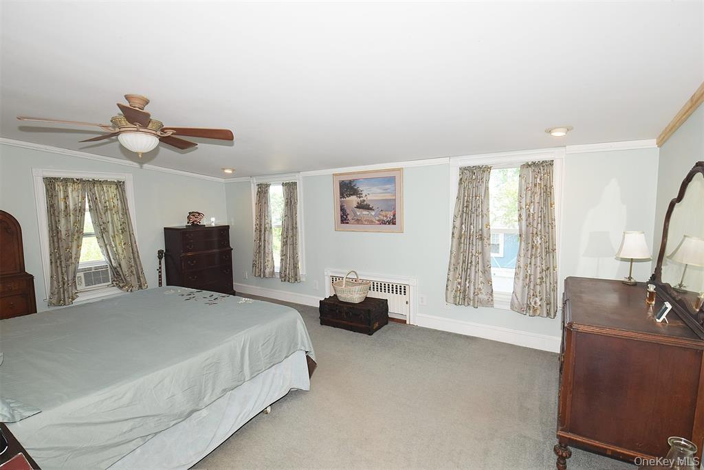 Lindenhurst, New York, 11757, United States, 5 Bedrooms Bedrooms, ,3 BathroomsBathrooms,Residential,For Sale,2049056