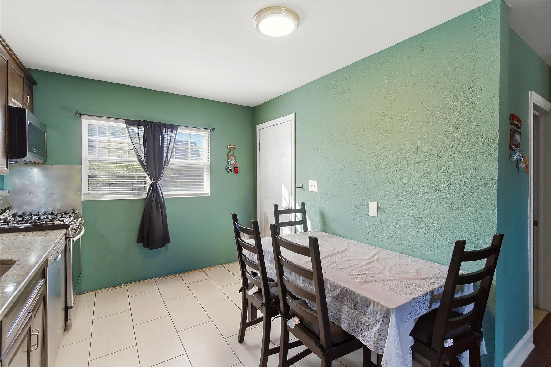  1708 Princeton Ave, Lawrence - 物件實景