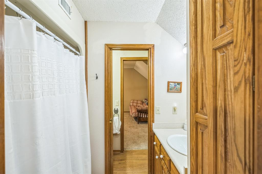 Honey Grove, Texas, 75446, United States, 3 Bedrooms Bedrooms, ,3 BathroomsBathrooms,Residential,For Sale,1840327