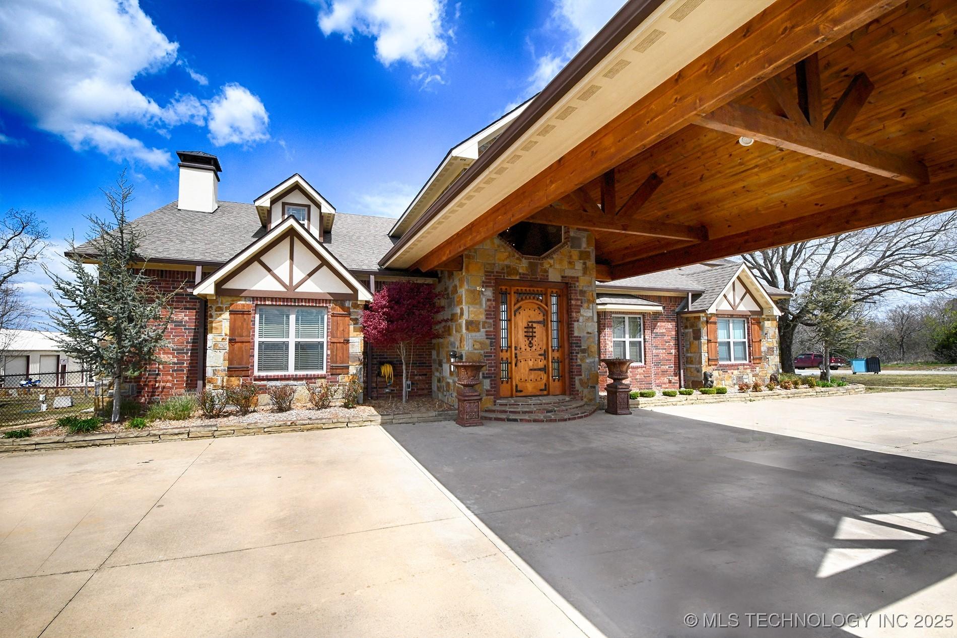 Sallisaw, Oklahoma, 74955, United States, 3 Bedrooms Bedrooms, ,3 BathroomsBathrooms,Residential,For Sale,1977994