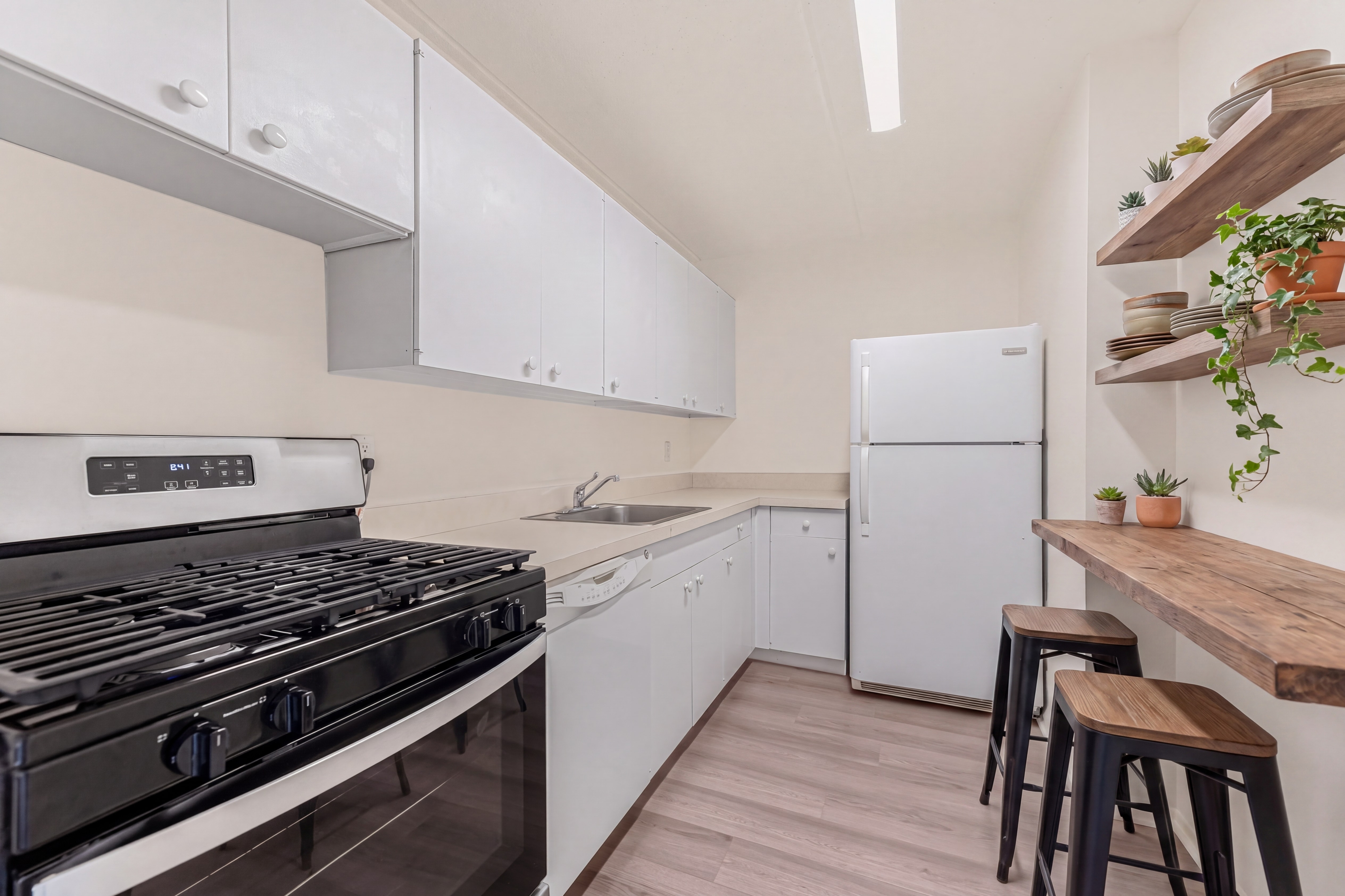  1155 Warburton Avenue - 物件實景