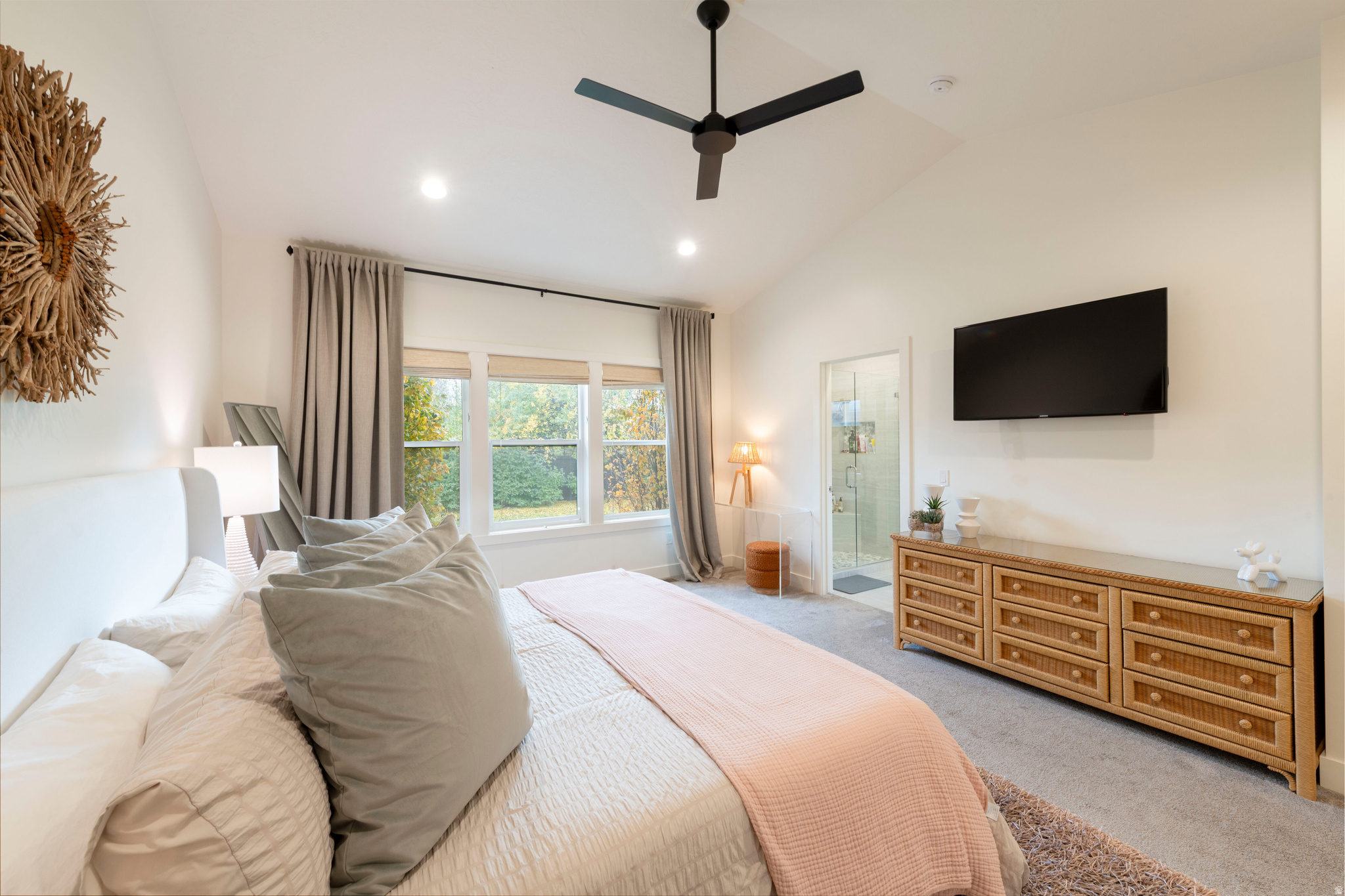 Holladay, Utah, 84117, United States, 4 Bedrooms Bedrooms, ,4 BathroomsBathrooms,Residential,For Sale,1991877