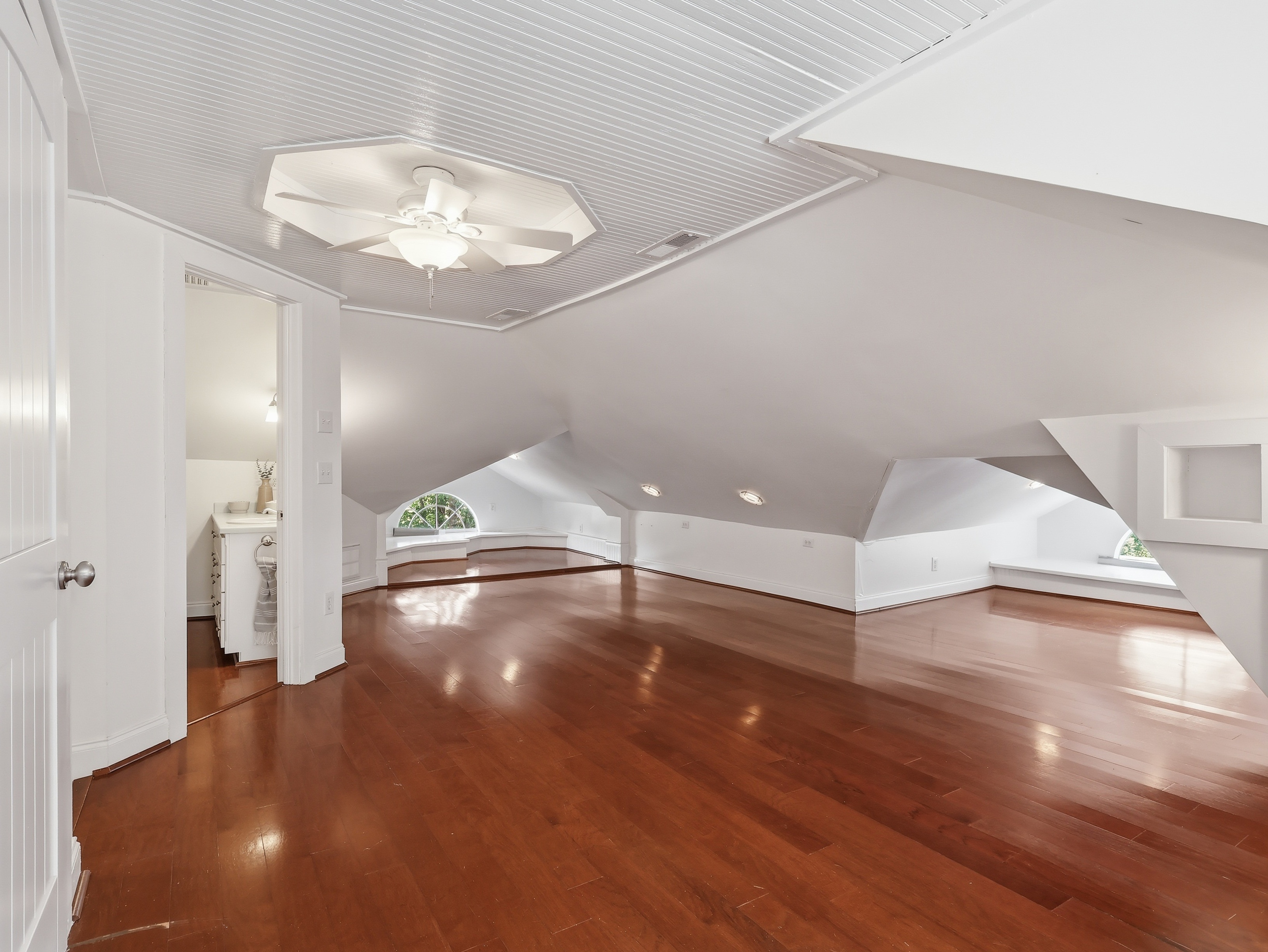  127 Forest Road, Raleigh, NC, 27605 - 物件實景