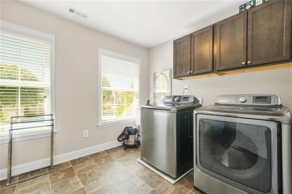 Powder Springs, Georgia, 30127, United States, 5 Bedrooms Bedrooms, ,4 BathroomsBathrooms,Residential,For Sale,1954656