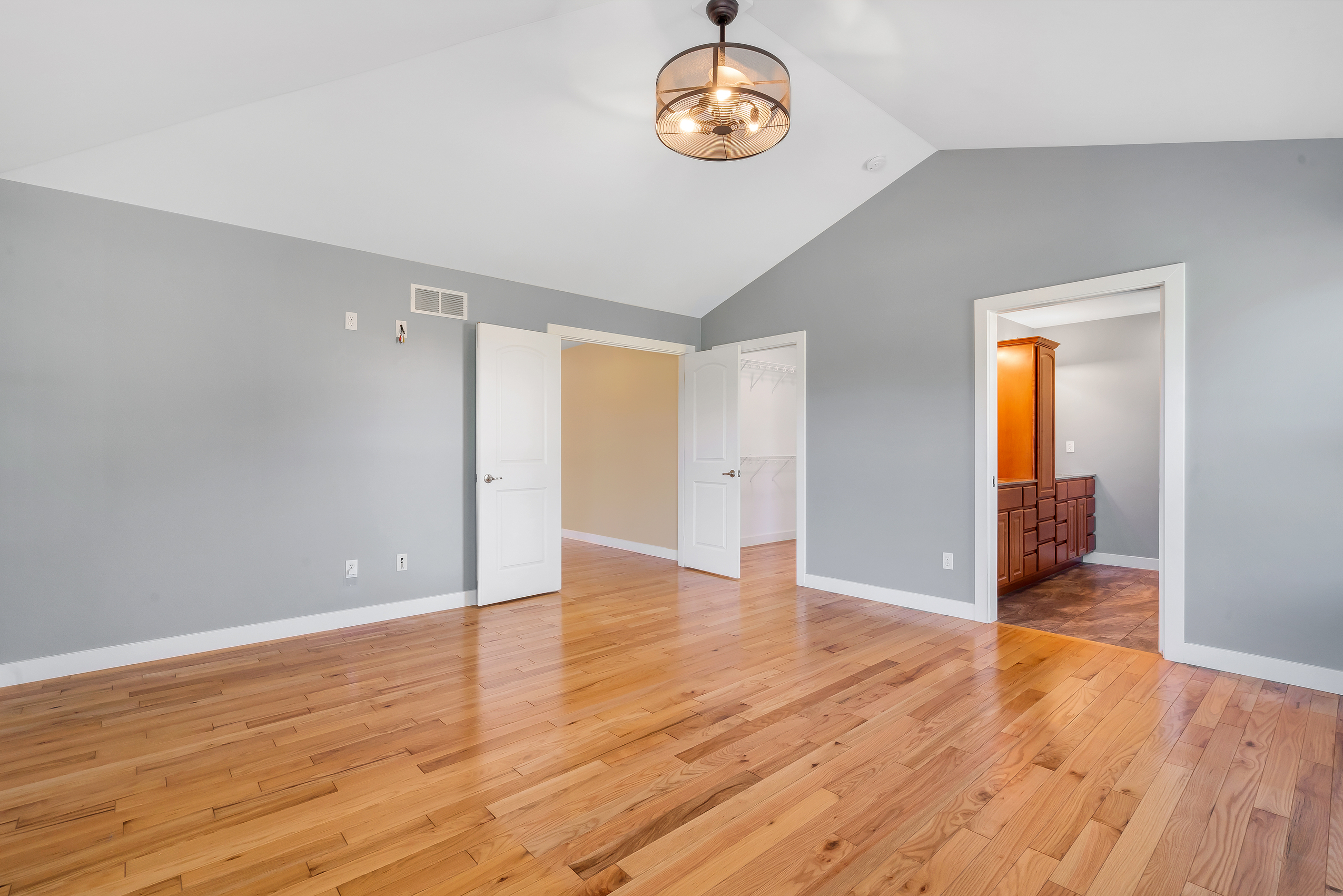 Waterloo, Illinois, 62298, United States, 5 Bedrooms Bedrooms, ,4 BathroomsBathrooms,Residential,For Sale,1978838