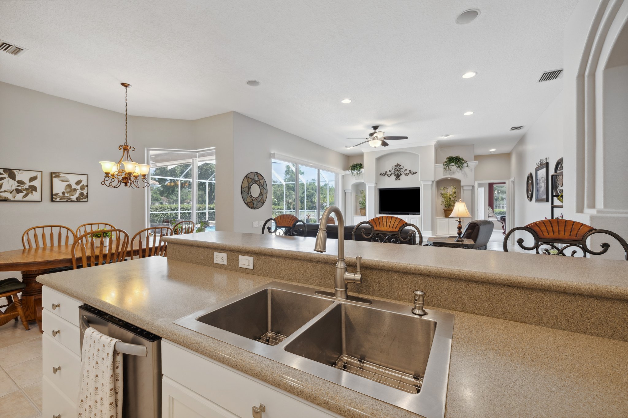 Tampa, Florida, 33647, United States, 5 Bedrooms Bedrooms, ,4 BathroomsBathrooms,Residential,For Sale,1835178