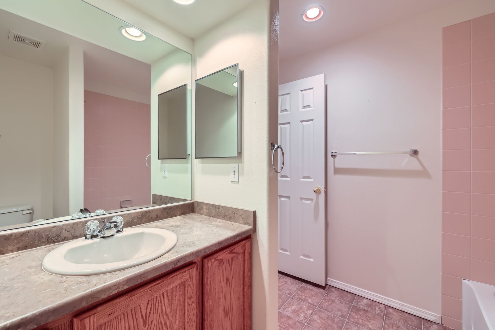Woodland Park, Colorado, 80863, United States, 3 Bedrooms Bedrooms, ,4 BathroomsBathrooms,Residential,For Sale,1856794