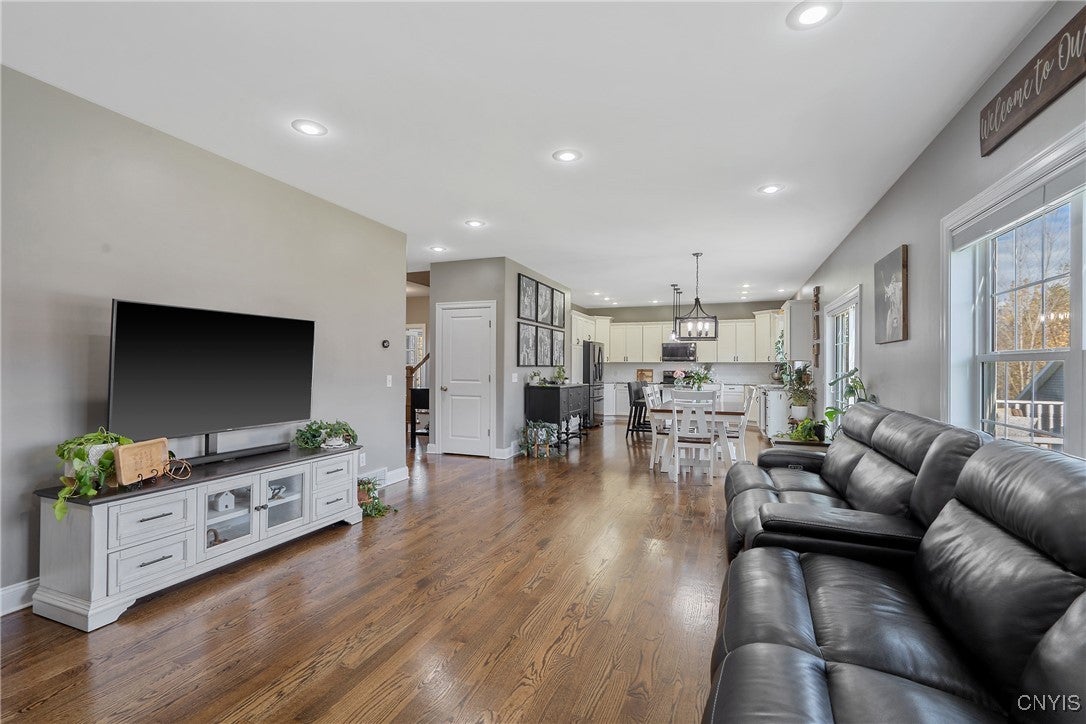 Oswego, New York, 13126, United States, 4 Bedrooms Bedrooms, ,4 BathroomsBathrooms,Residential,For Sale,1987405