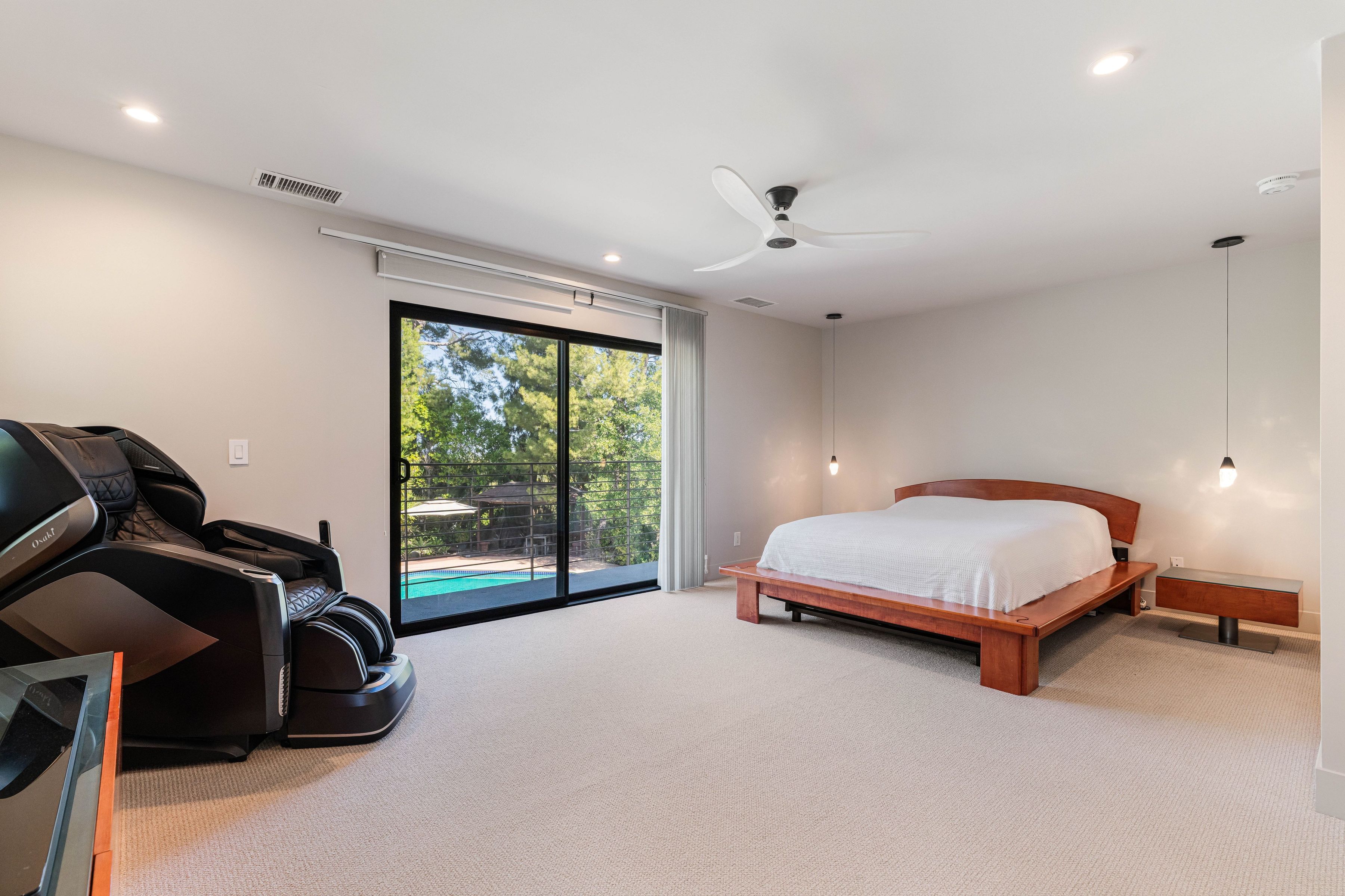  5950 Winnetka Avenue - 物件實景