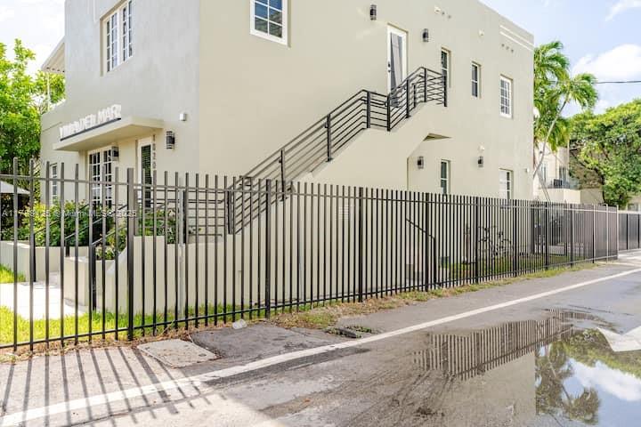 Miami Beach, Florida, 33139, United States, 5 Bedrooms Bedrooms, ,5 BathroomsBathrooms,Residential,For Sale,1785571