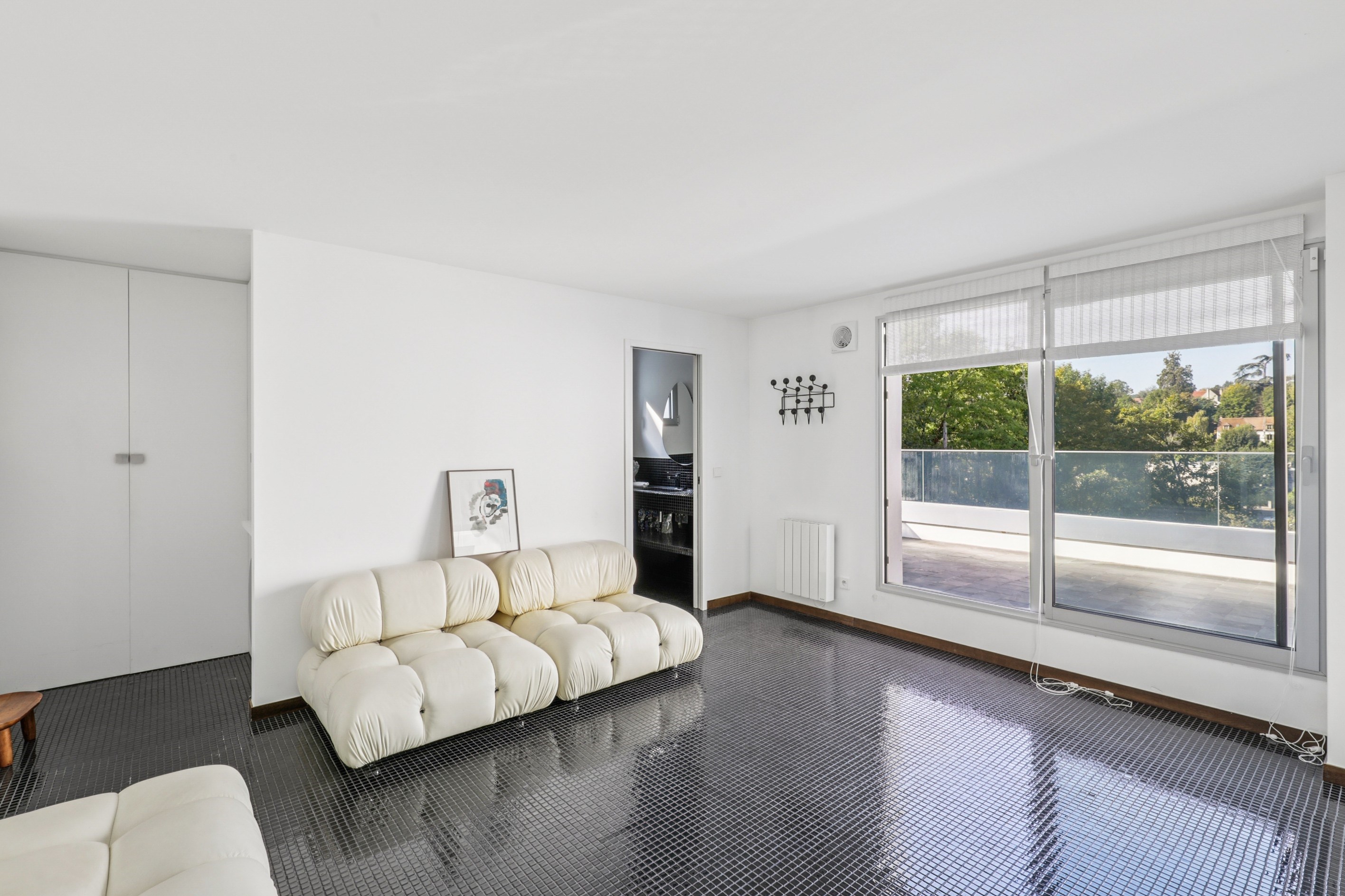  Bougival Town Centre – Contemporary Family Home with Infinity Pool, Expansive T… - 物件實景