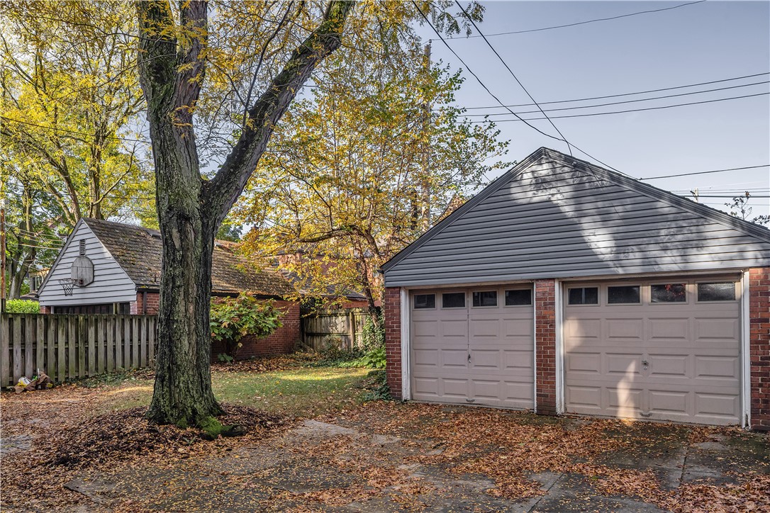 Point Breeze, Pennsylvania, 15208, United States, 4 Bedrooms Bedrooms, ,4 BathroomsBathrooms,Residential,For Sale,1990871