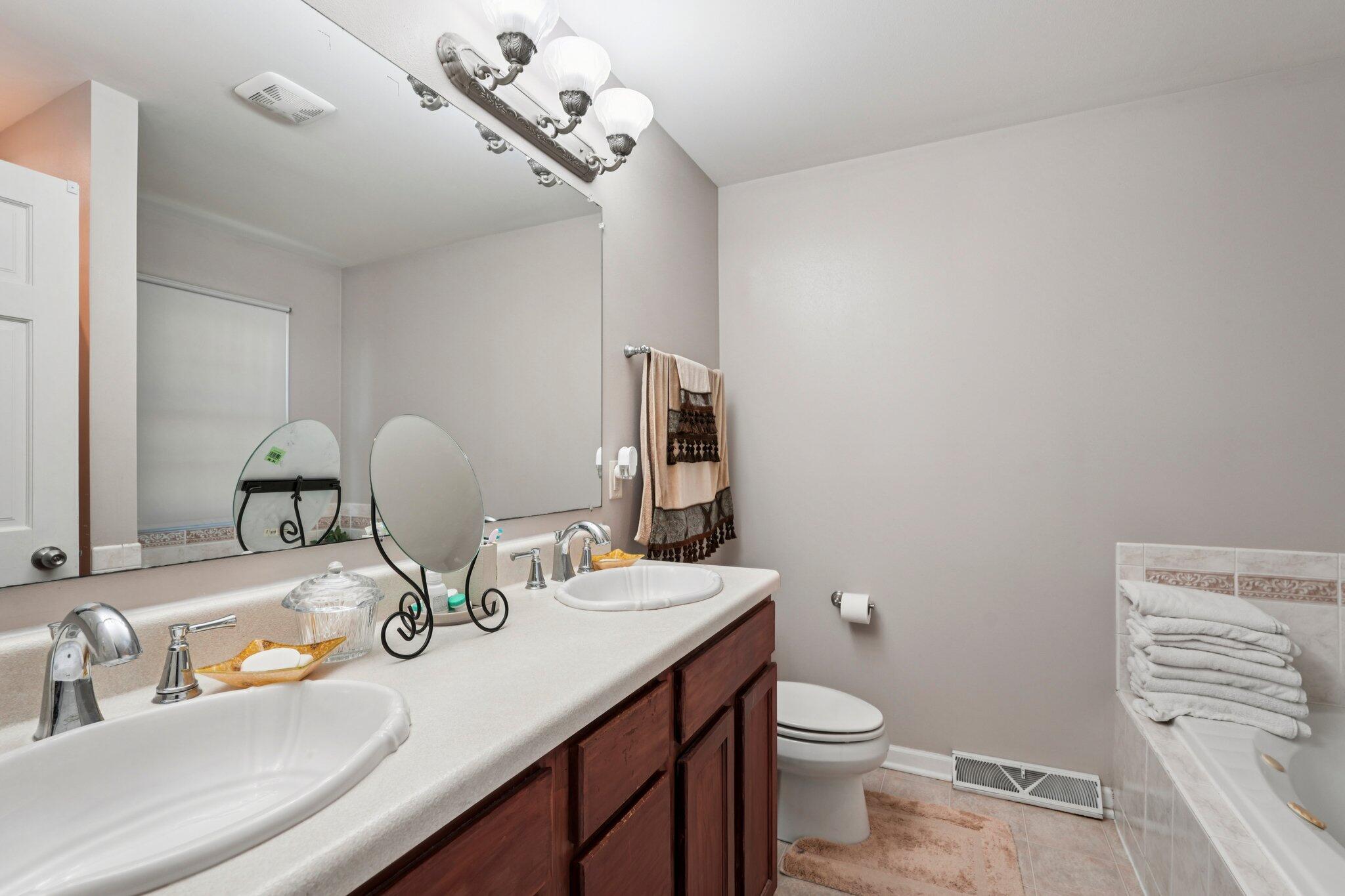 Pleasant Prairie, Wisconsin, 53158, United States, 4 Bedrooms Bedrooms, ,3 BathroomsBathrooms,Residential,For Sale,1983486