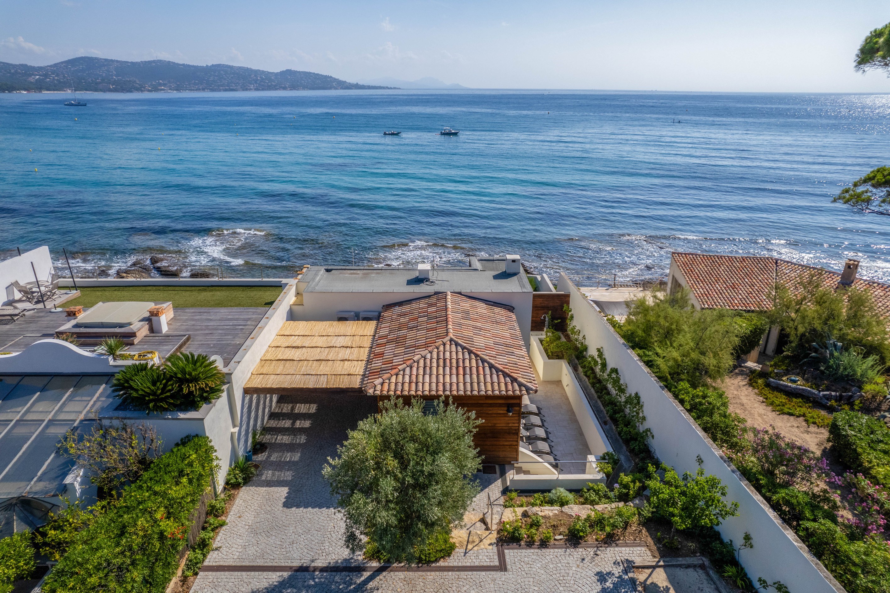  Waterfront house of 180 sq.m with sea view. - 物件實景