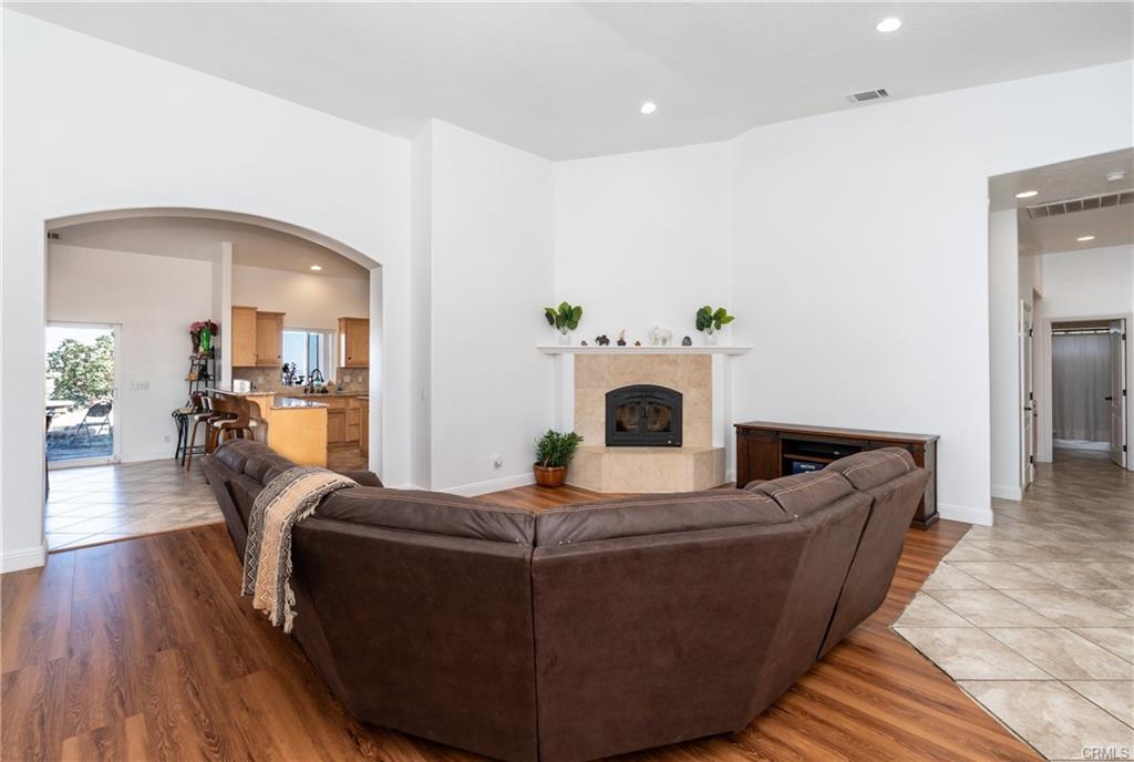 Pinon Hills, California, 92372, United States, 4 Bedrooms Bedrooms, ,3 BathroomsBathrooms,Residential,For Sale,1975870