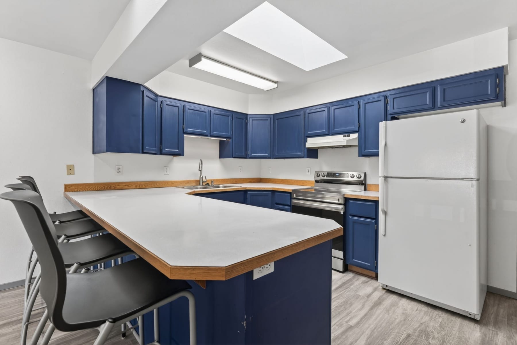  908 SE Stratford Court Bend, OR 97702 - 物件實景