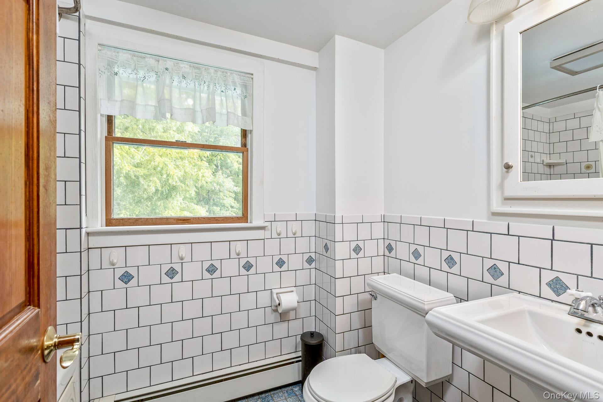 Manorville, New York, 11949, United States, 4 Bedrooms Bedrooms, ,2 BathroomsBathrooms,Residential,For Sale,1917125