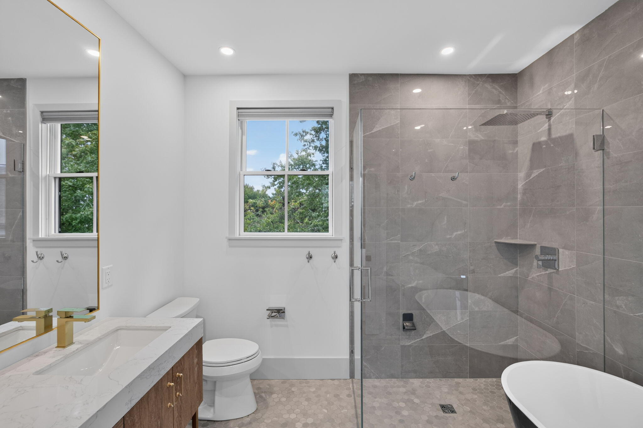  Arrive, Unpack & Enjoy—Turnkey Provincetown Living with a Private Patio & Pizza - 物件實景