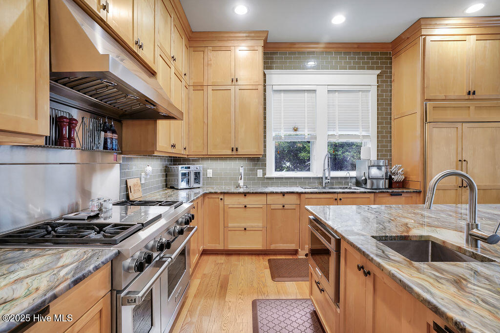 Wilmington, North Carolina, 28411, United States, 5 Bedrooms Bedrooms, ,5 BathroomsBathrooms,Residential,For Sale,1940962