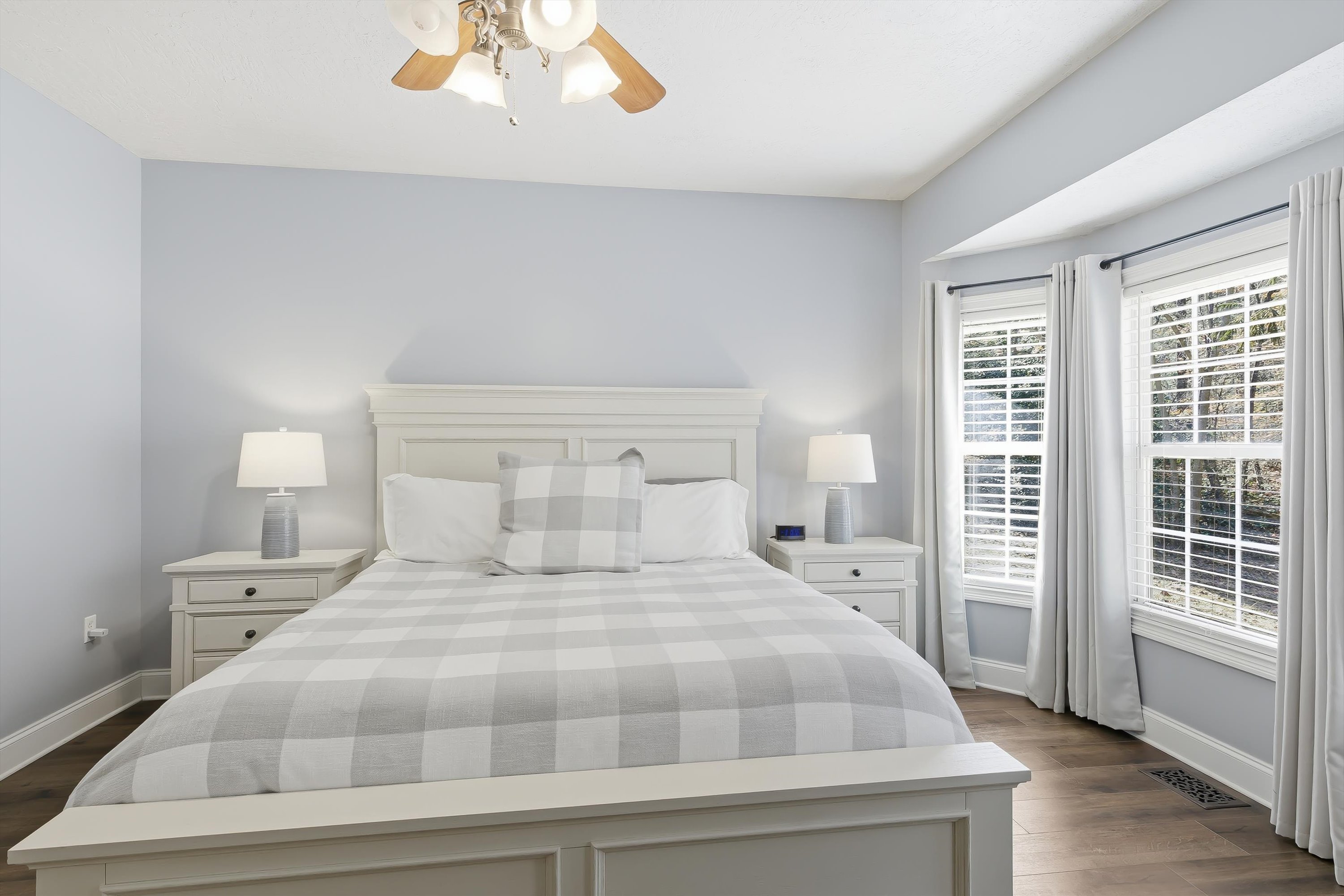 Sevierville, Tennessee, 37876, United States, 2 Bedrooms Bedrooms, ,2 BathroomsBathrooms,Residential,For Sale,1992764